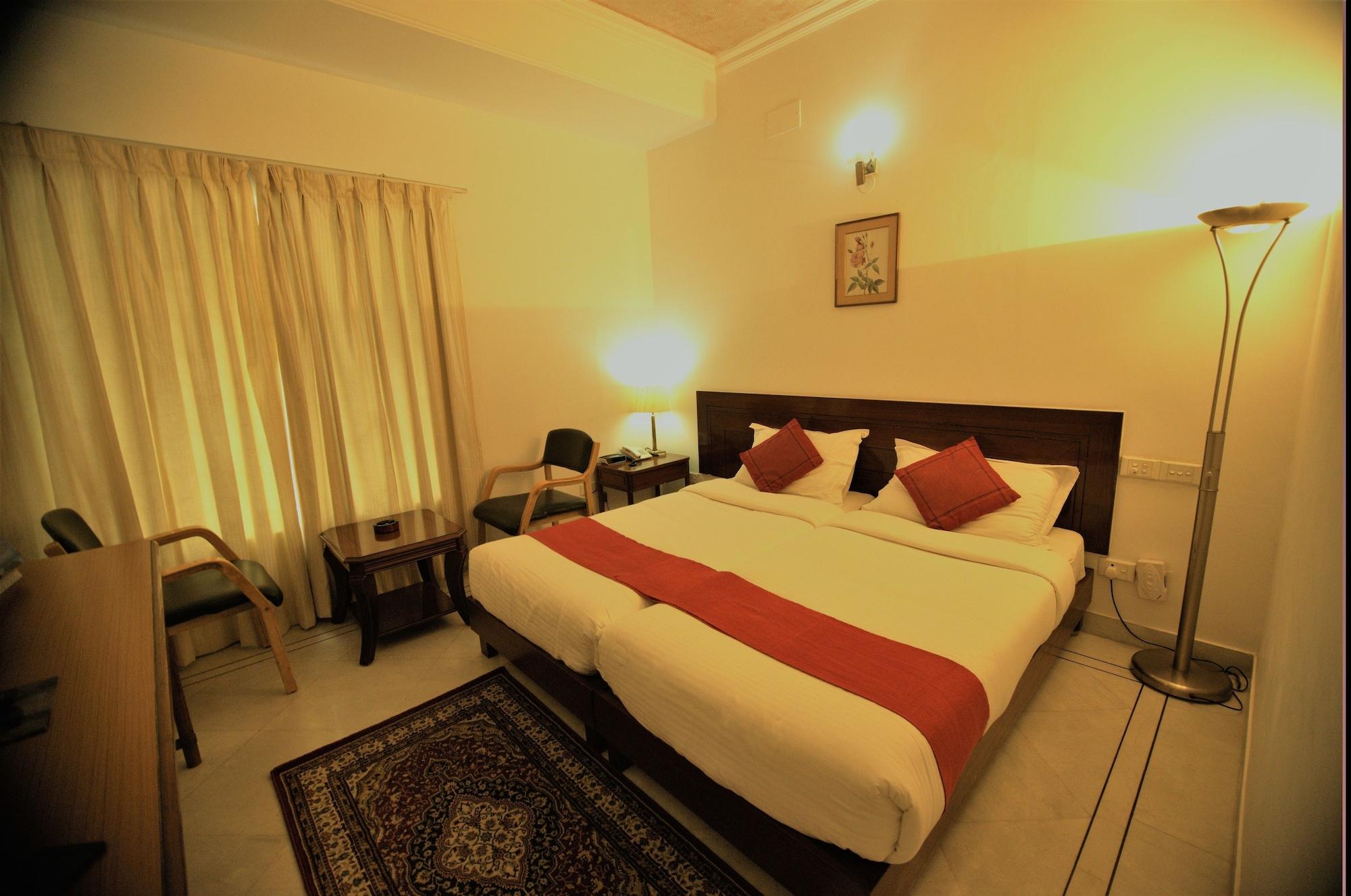 Hotel Palm Greens New Delhi Ngoại thất bức ảnh