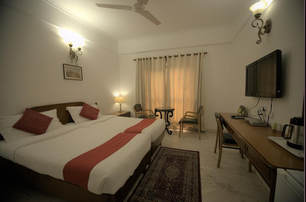 Hotel Palm Greens New Delhi Ngoại thất bức ảnh