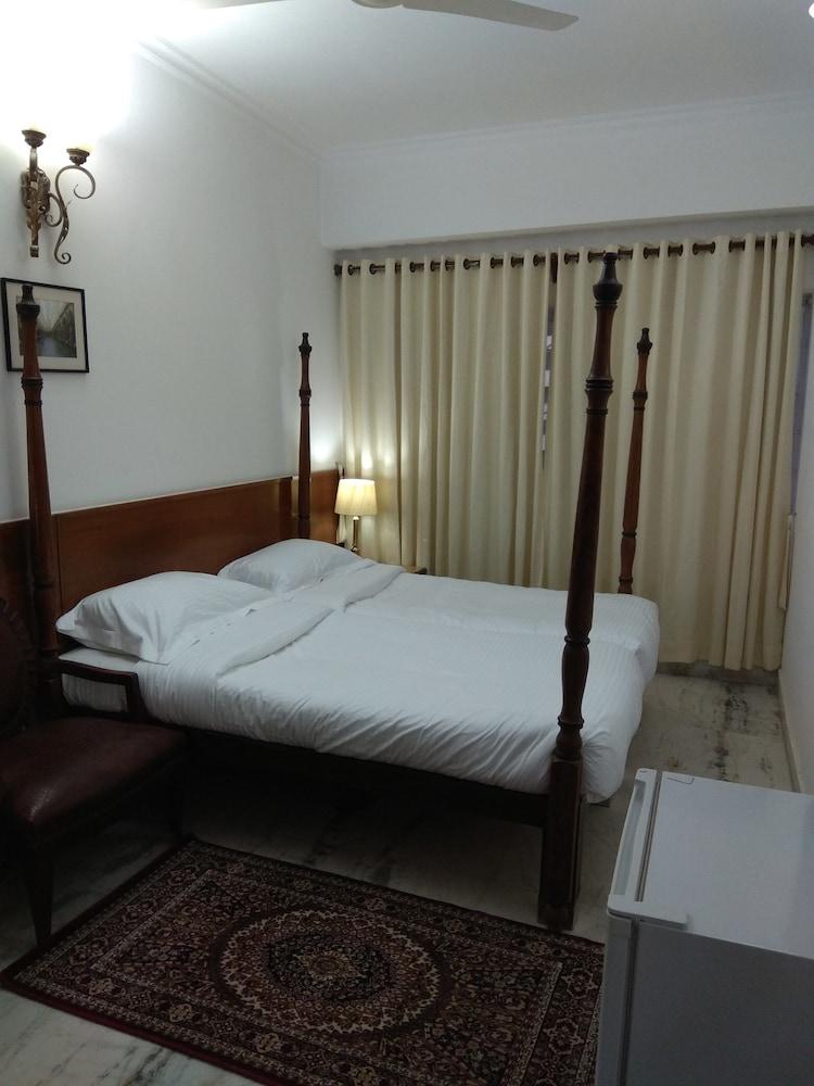 Hotel Palm Greens New Delhi Ngoại thất bức ảnh