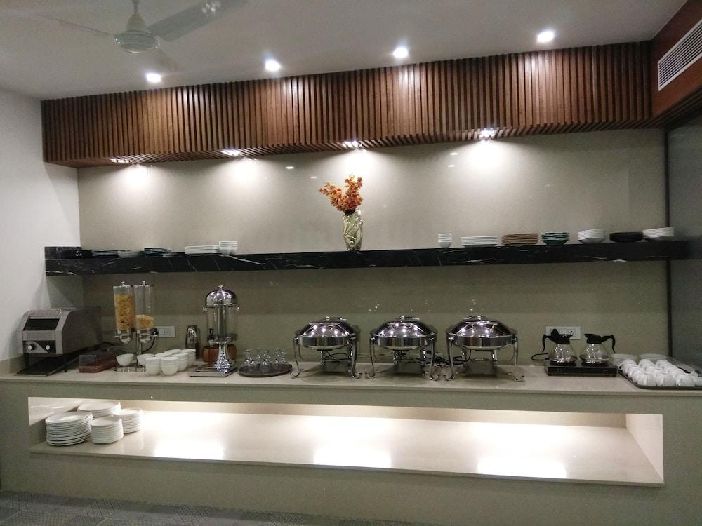 Hotel Palm Greens New Delhi Ngoại thất bức ảnh