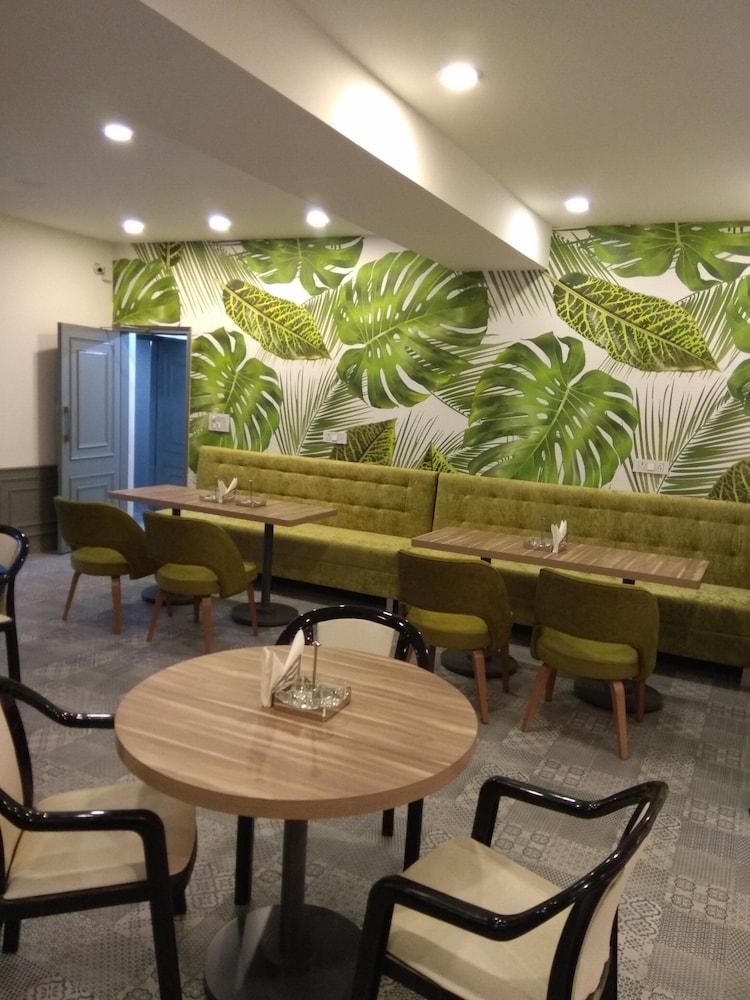 Hotel Palm Greens New Delhi Ngoại thất bức ảnh