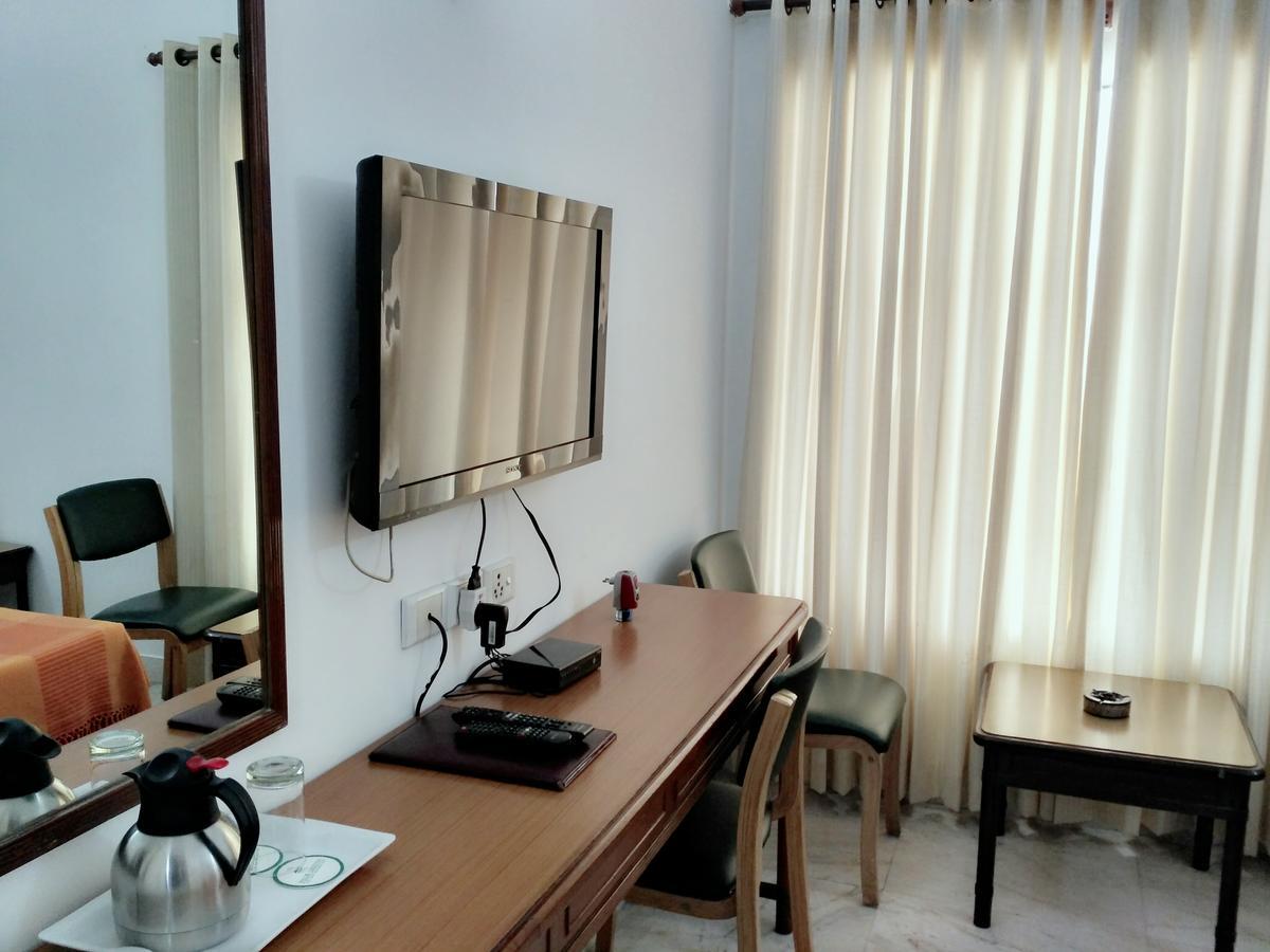 Hotel Palm Greens New Delhi Ngoại thất bức ảnh
