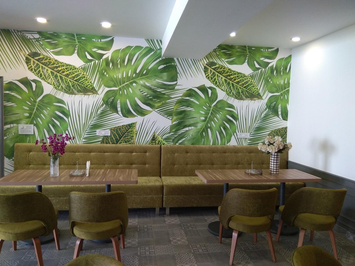 Hotel Palm Greens New Delhi Ngoại thất bức ảnh