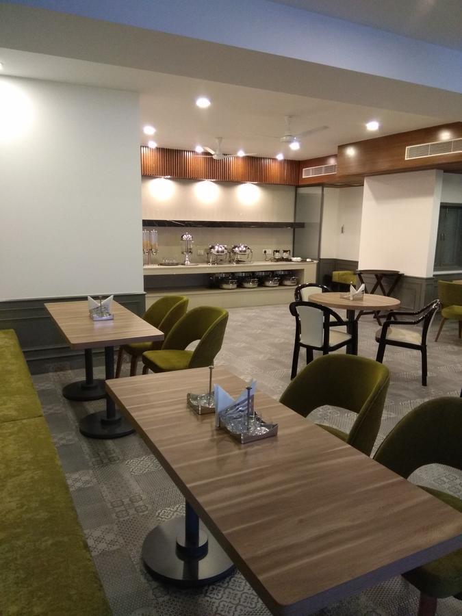 Hotel Palm Greens New Delhi Ngoại thất bức ảnh