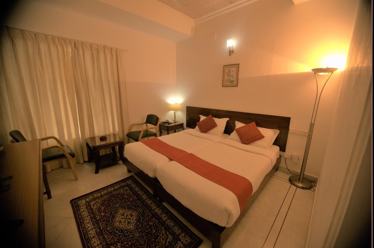 Hotel Palm Greens New Delhi Ngoại thất bức ảnh