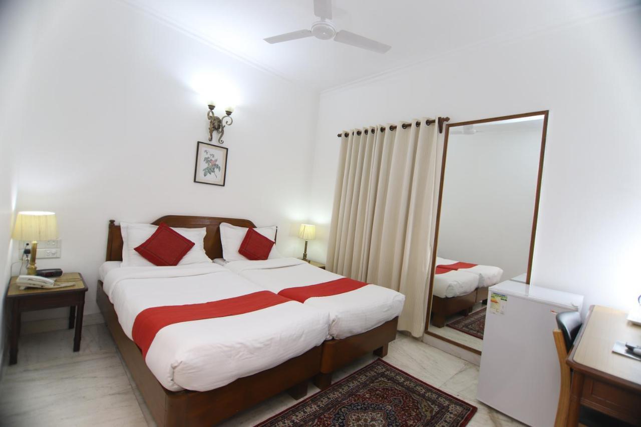 Hotel Palm Greens New Delhi Ngoại thất bức ảnh