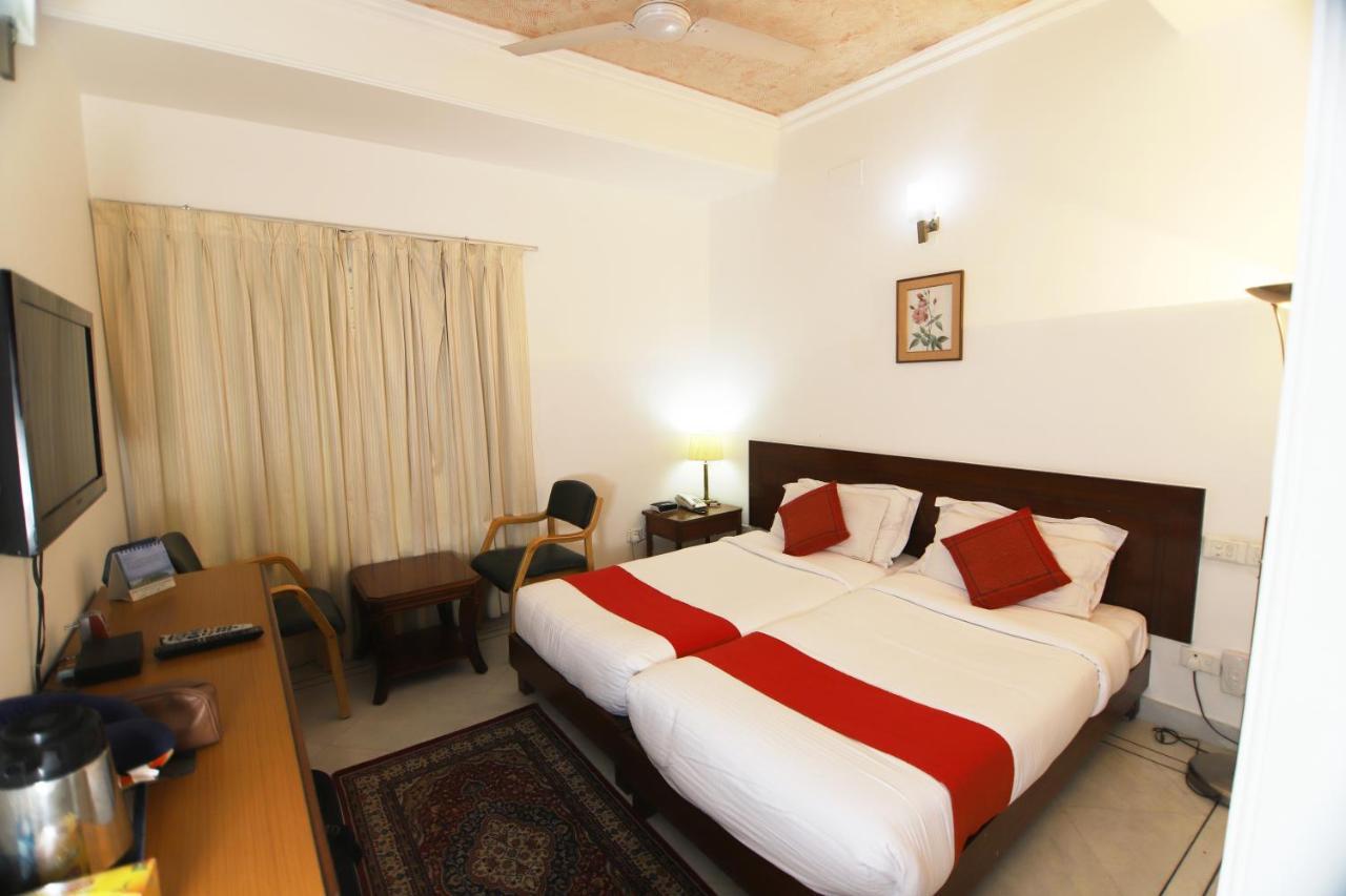 Hotel Palm Greens New Delhi Ngoại thất bức ảnh