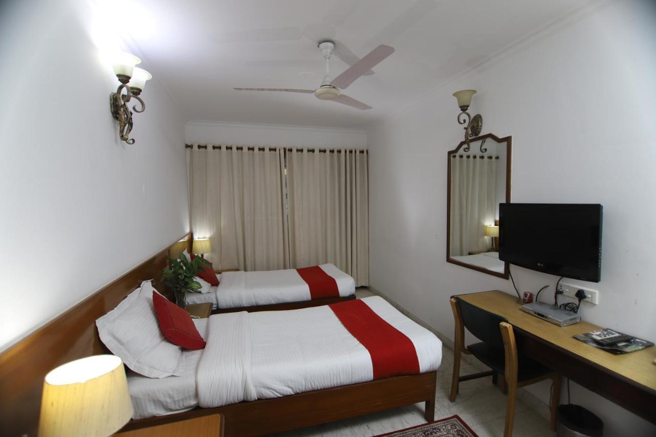Hotel Palm Greens New Delhi Ngoại thất bức ảnh