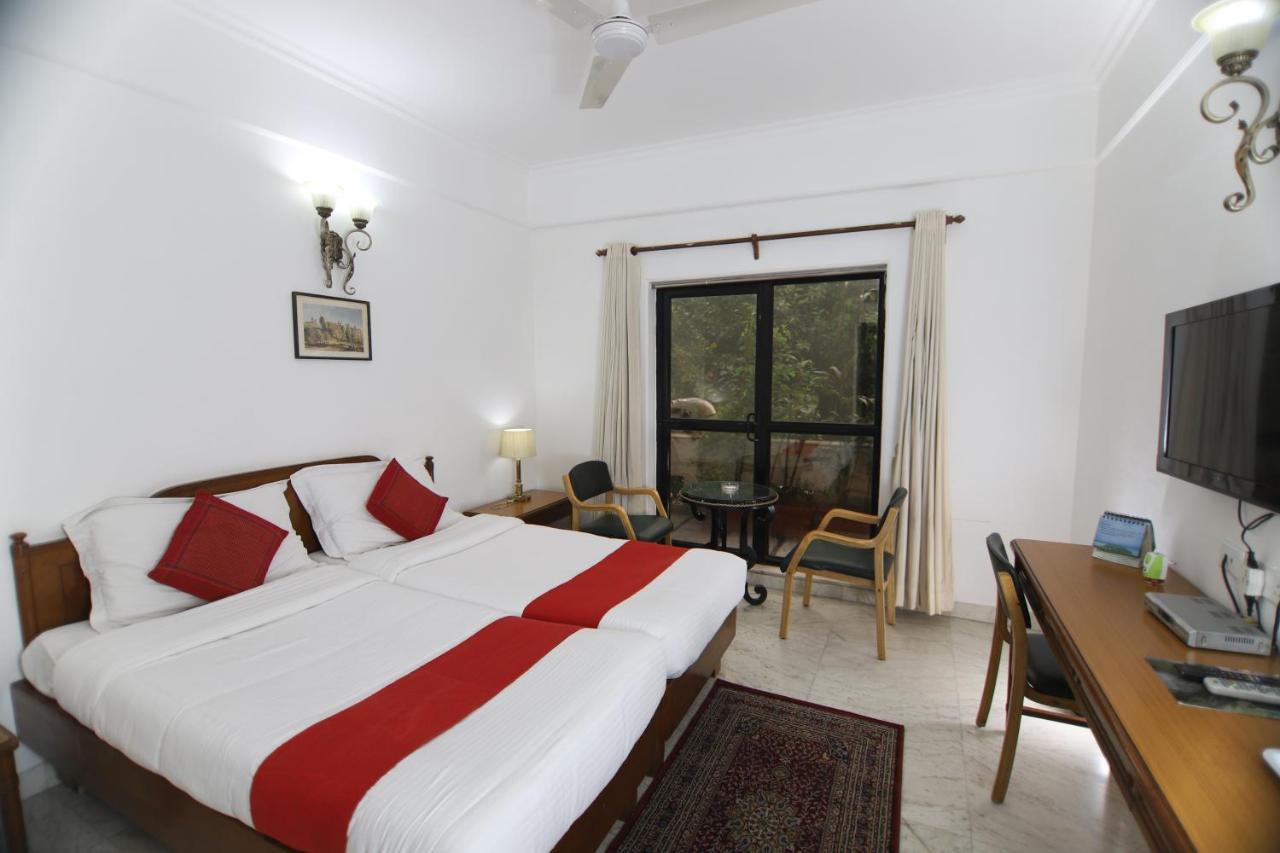 Hotel Palm Greens New Delhi Ngoại thất bức ảnh