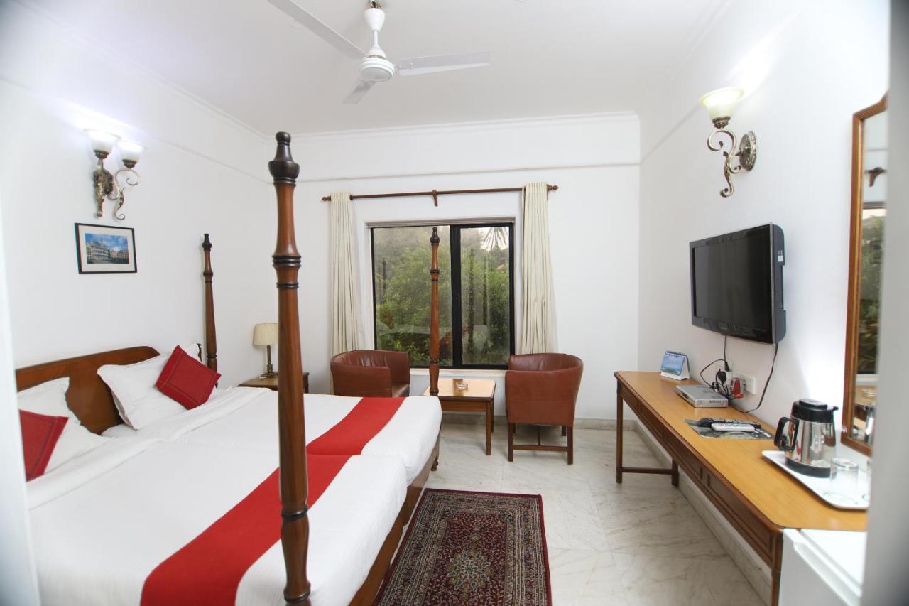 Hotel Palm Greens New Delhi Ngoại thất bức ảnh